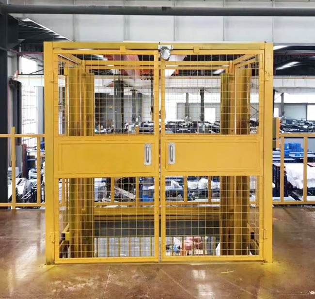 长泰智能导轨式升降机亮相