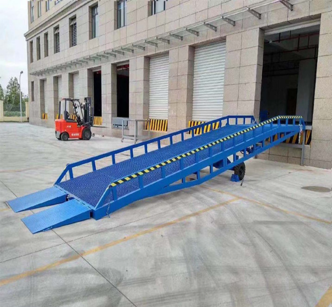 长泰移动式登车桥装卸