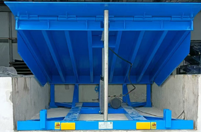 长泰固定式登车桥应用